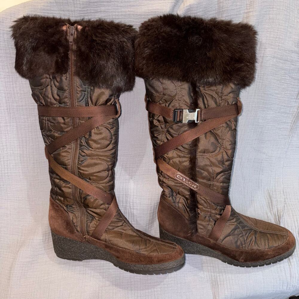 Coach Mackenzie Brown Winter boots with fur trim and suede, quilted nylon